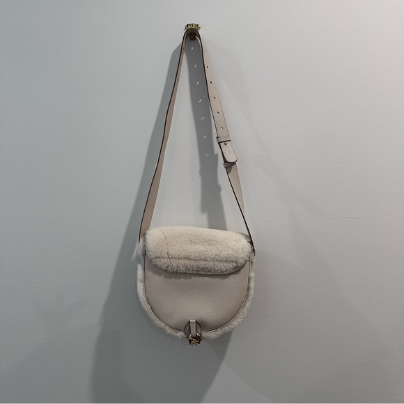 See By Chloe Logo Charm Shearling Crossbody Bag - Picture 5 of 5